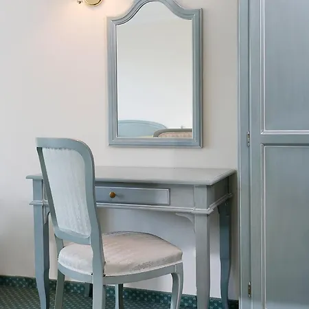 Kristall Hotel