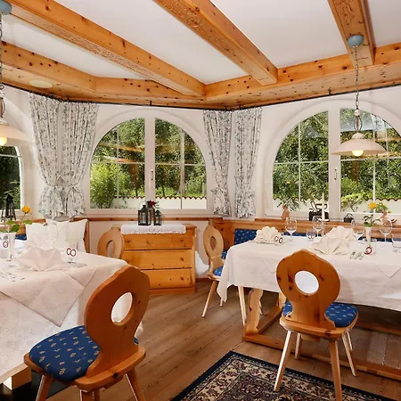 Otel Kristall 4*